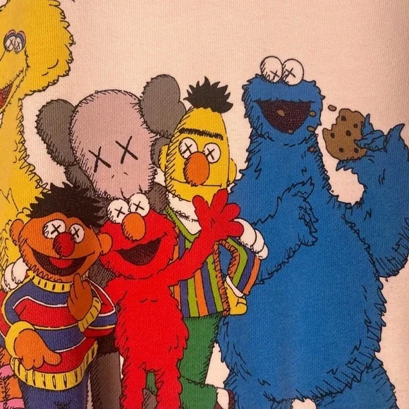 KAWS x Uniqlo x Sesame Street White Sweatshirt Unisex Medium Streetwear - Picture 5 of 8